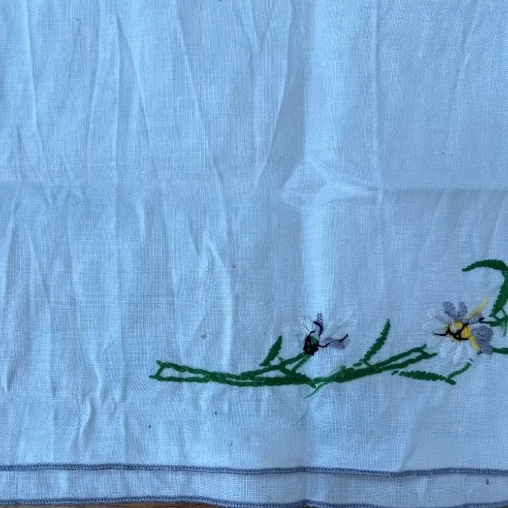 White Wildflower Embroidered Linen Napkins Set of 4 Gray Edge Detail